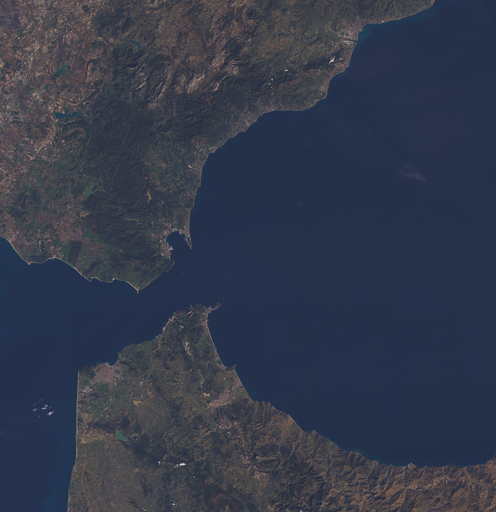 Satellite image of the Strait of Gibraltar, with Spain to the north and Morocco to the south, separated by 14 km of sea.